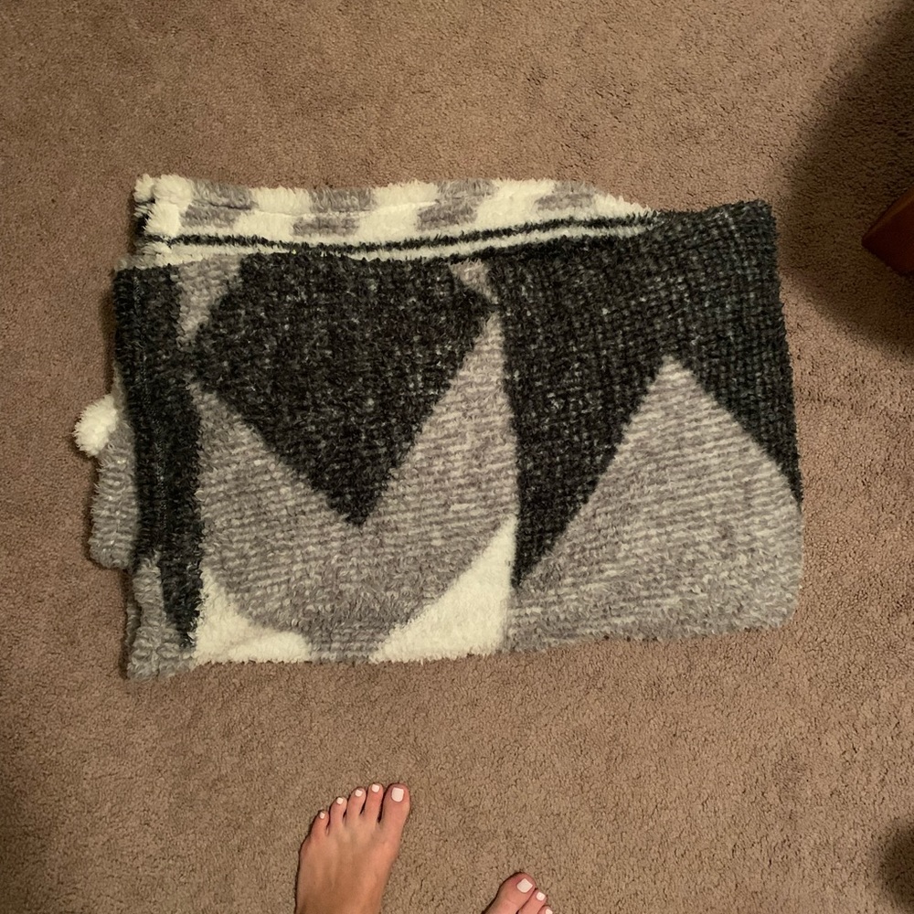 Urban outfitters blanket $15